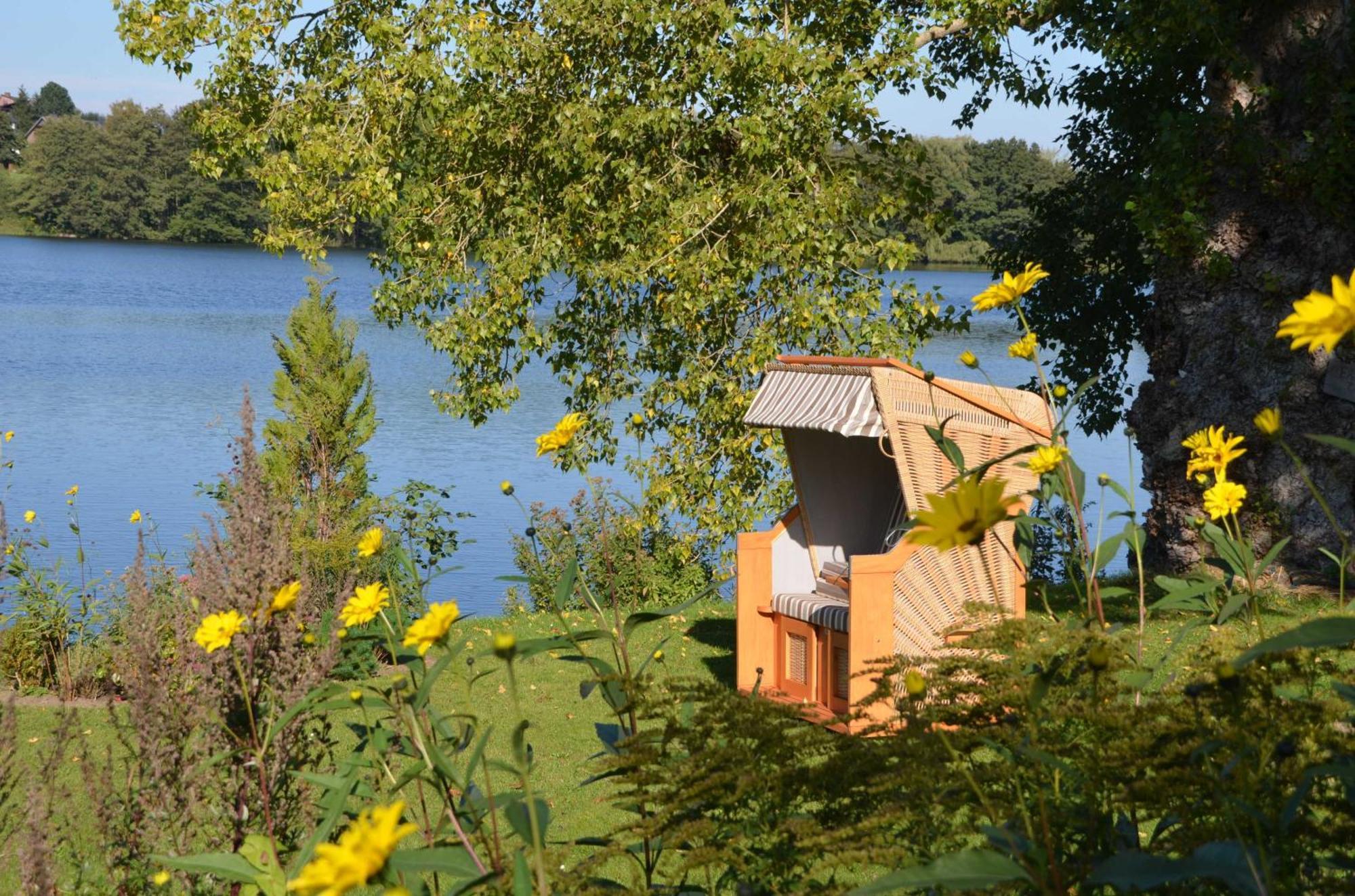 Reetdachkate Auf Gestuet Schierensee Grebin Exterior photo